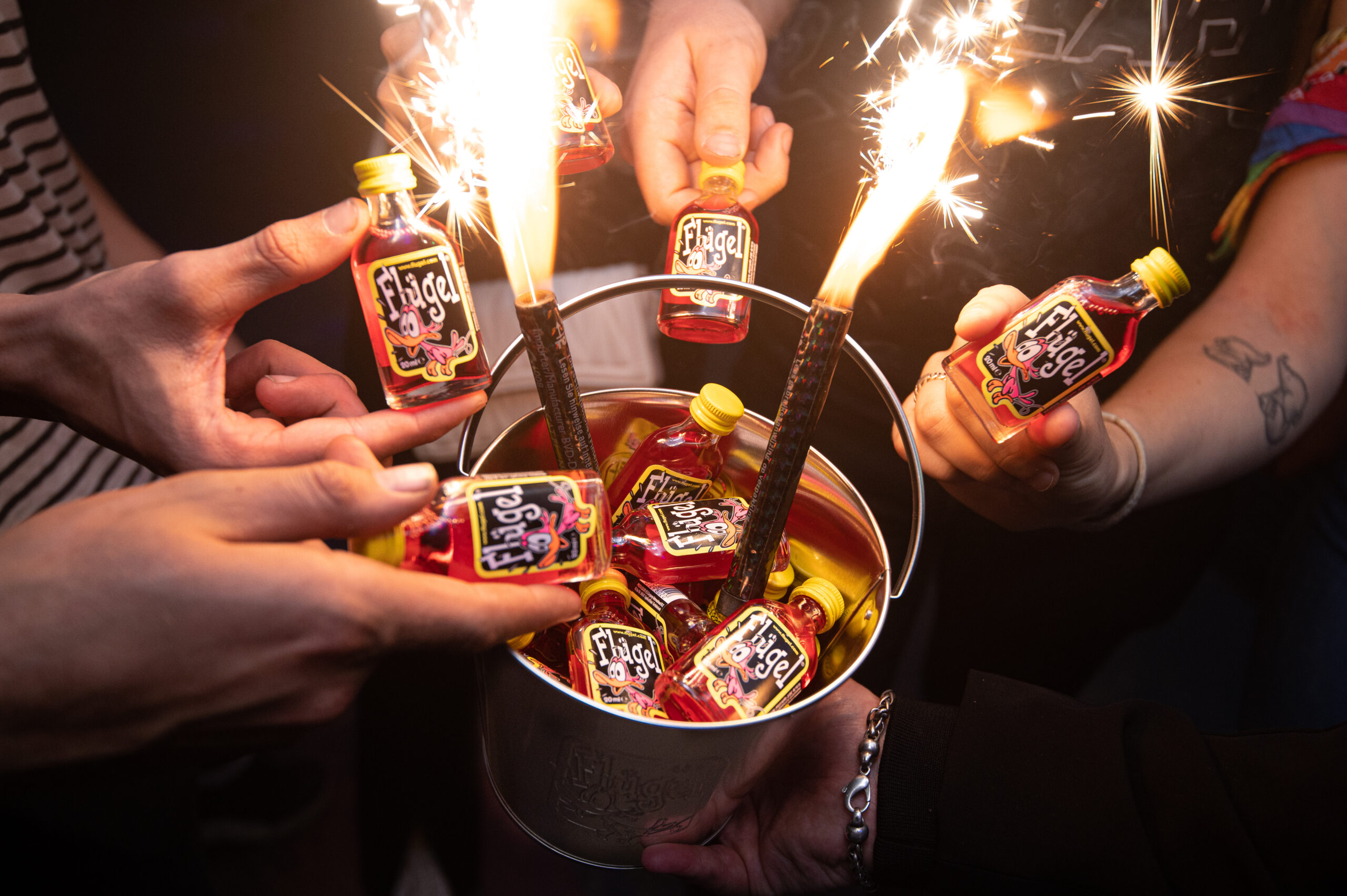 Flügel Eimer mit Wunderkerzen